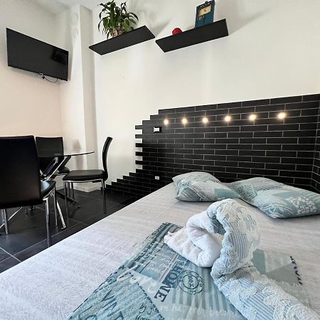Blaxej, Nel Cuore Di Verona, Moderno Ed Elegante, 4 Posti Letto, Wi-Fi, Self Check In Lägenhet Exteriör bild