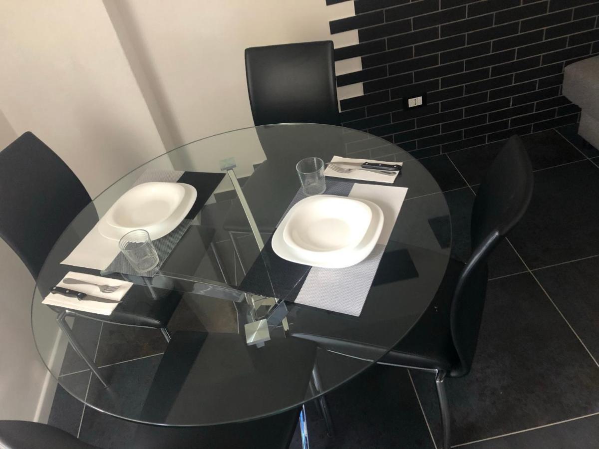 Blaxej, Nel Cuore Di Verona, Moderno Ed Elegante, 4 Posti Letto, Wi-Fi, Self Check In Lägenhet Exteriör bild
