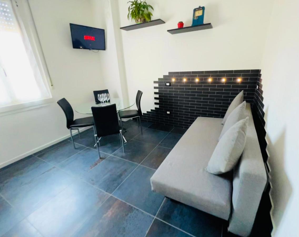 Blaxej, Nel Cuore Di Verona, Moderno Ed Elegante, 4 Posti Letto, Wi-Fi, Self Check In Lägenhet Exteriör bild